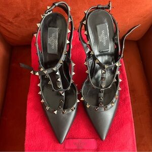 Valentino Garavani Noir Rockstud Ankle Strap Pumps